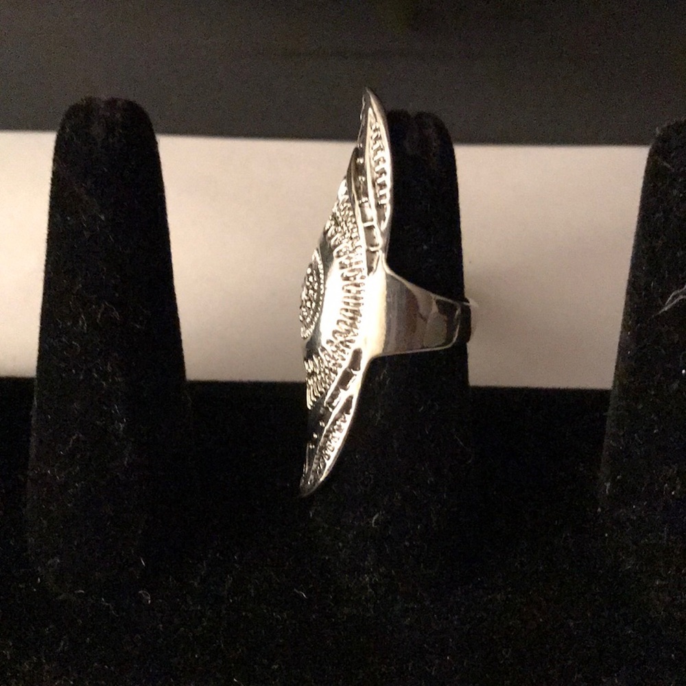 Silver ring - Picture 2 of 2